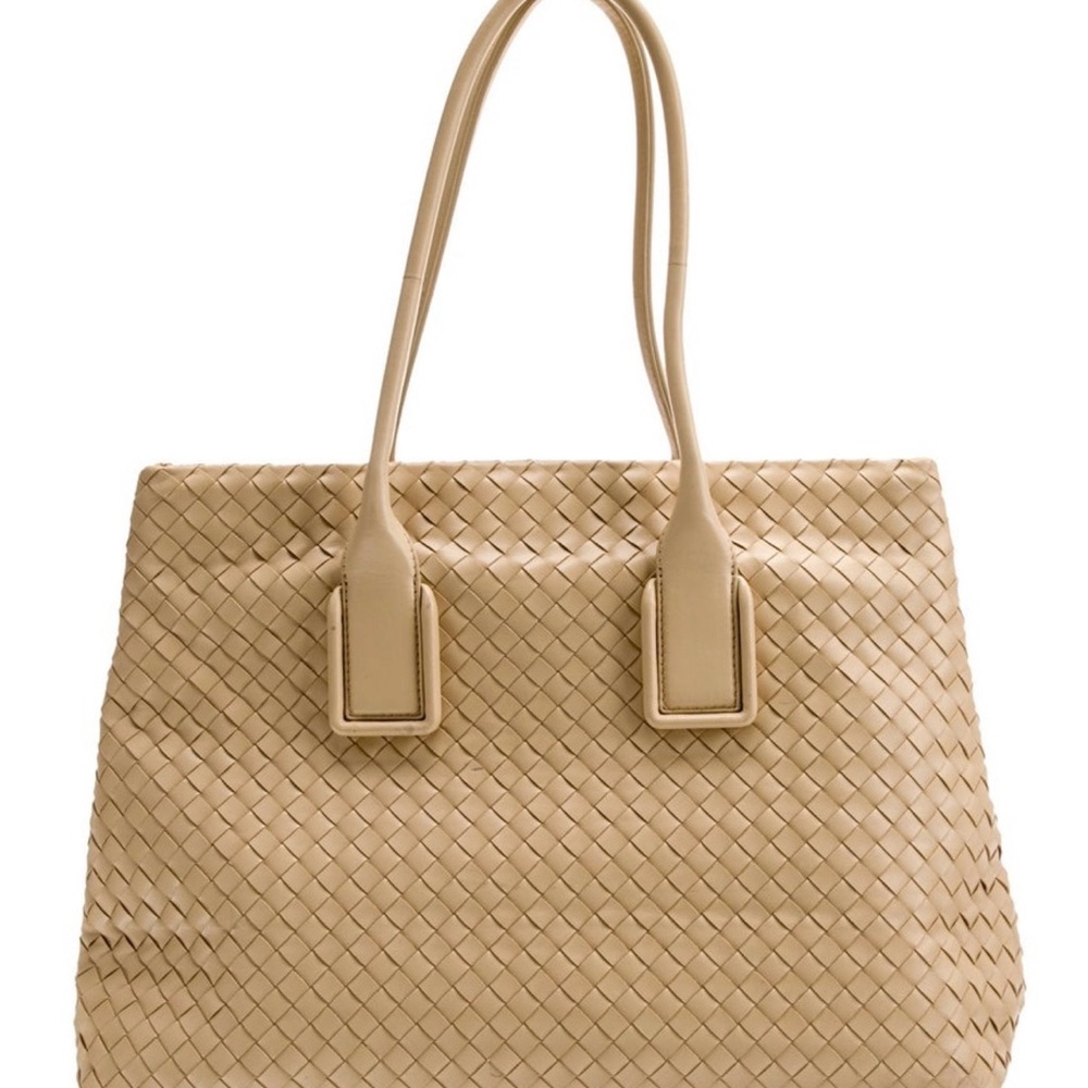 Bottega Veneta Intrecciato Snap Tote (Daniel Lee, 2021)
